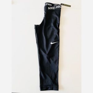 Nike Pro Tight Fit Training Capri (Size: S)